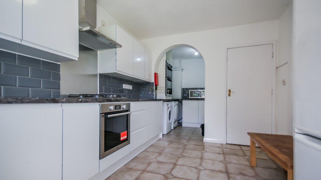 5 bed Mid Terraced House for rent in Birmingham. From Property Solutions - Birmingham