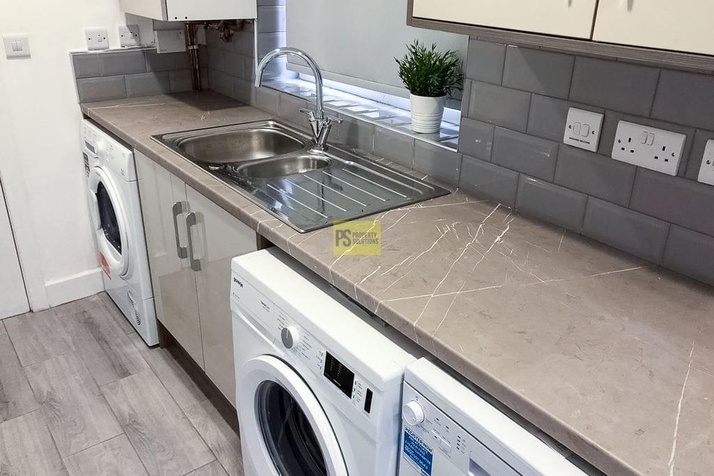 5 bed Mid Terraced House for rent in Birmingham. From Property Solutions - Birmingham