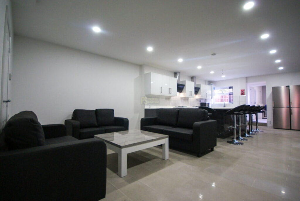8 bed Mid Terraced House for rent in Birmingham. From Property Solutions - Birmingham