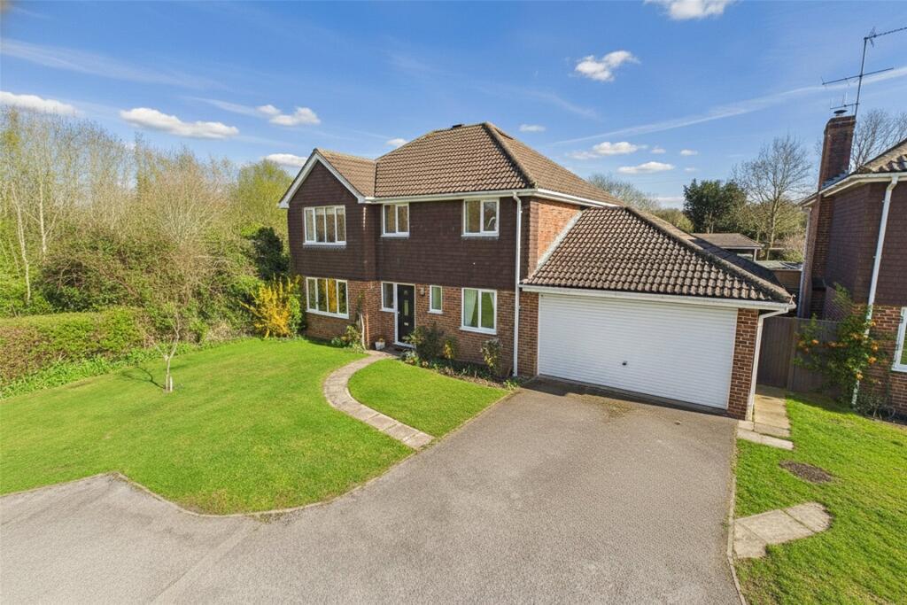 1 bed 1st Floor Flat for rent in Barkham. From Prospect Estate Agency - Wokingham