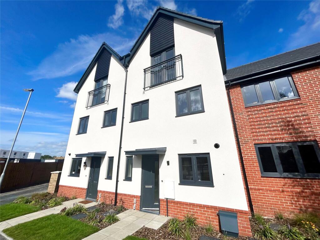 3 bed Mid Terraced House for rent in Crowthorne. From Prospect Estate Agency - Wokingham