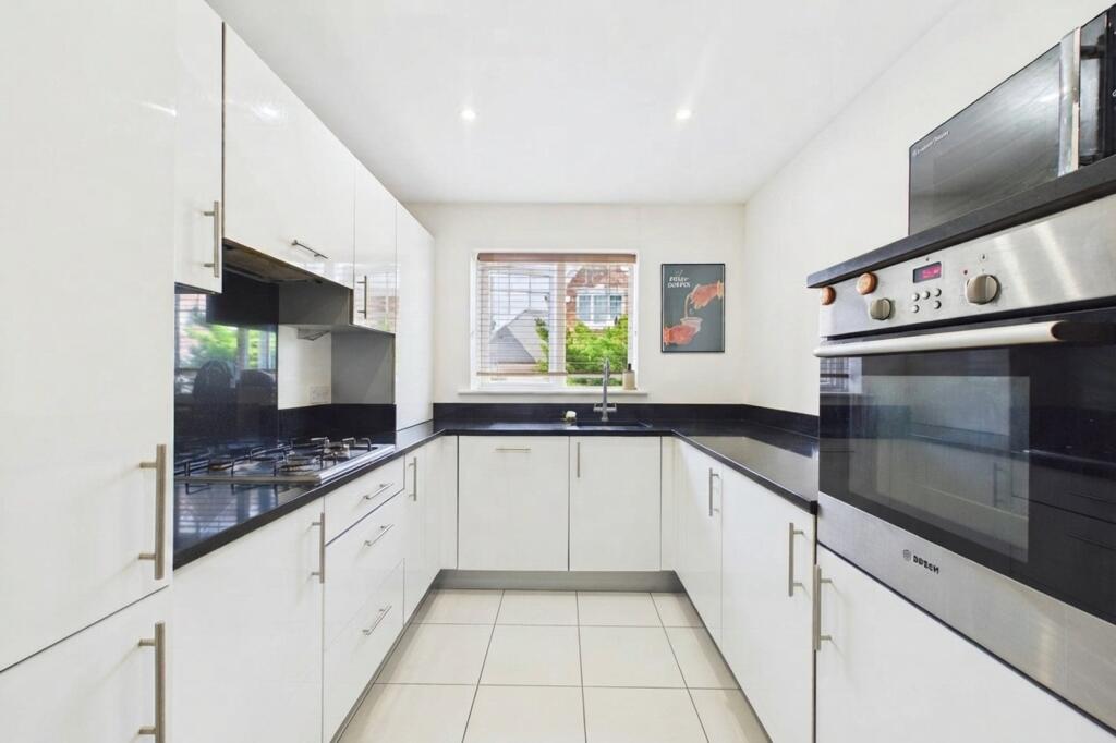 2 bed End of Terrace for rent in Woodley. From Prospect Estate Agency - Wokingham 2 bed End of Terrace for rent in Woodley. From Prospect Estate Agency - Wokingham