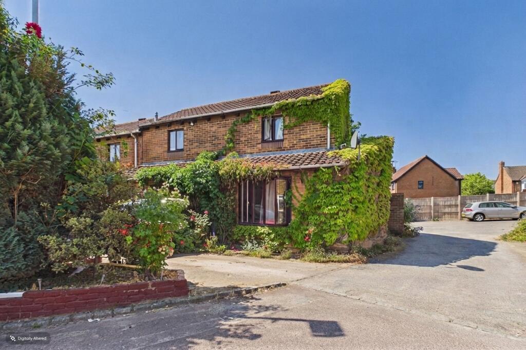 4 bed End of Terrace for rent in Sindlesham. From Prospect Estate Agency - Wokingham