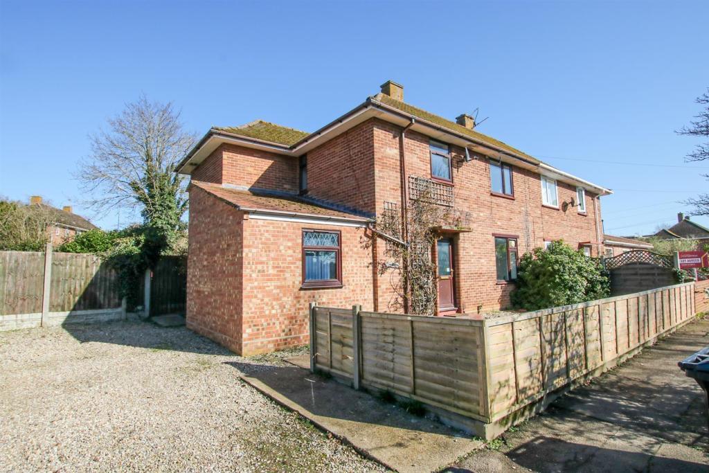 6 bed Semi Detached for rent in Colney. From Robert Moy Estate & Letting Agents - Norwich 6 bed Semi Detached for rent in Colney. From Robert Moy Estate & Letting Agents - Norwich