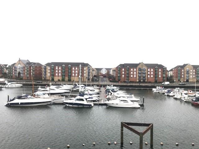 2 bed 1st Floor Flat for rent in Swansea. From Peter Alan - Maritime Quarter