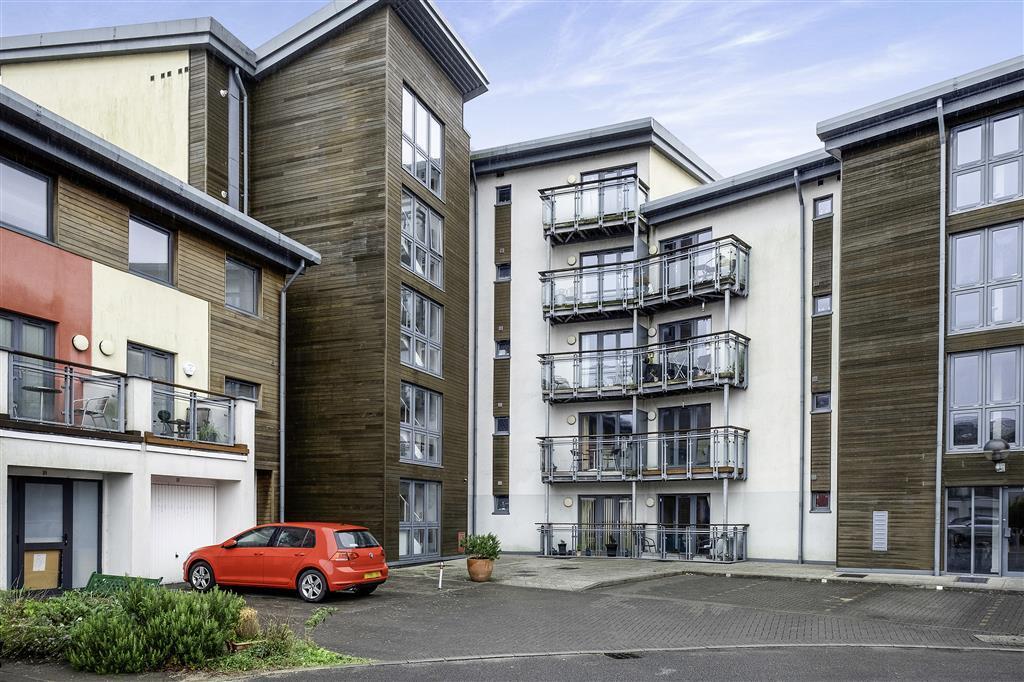 2 bed 1st Floor Flat for rent in Swansea. From Peter Alan - Maritime Quarter