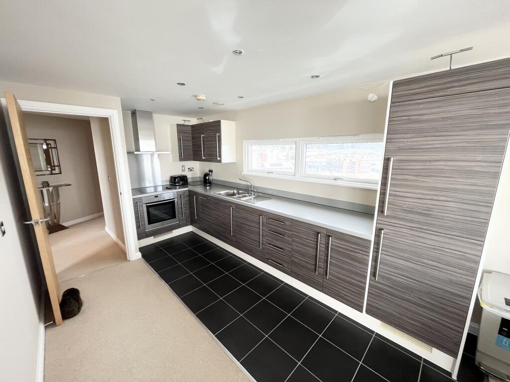 2 bed Apartment for rent in Swansea. From Peter Alan - Maritime Quarter
