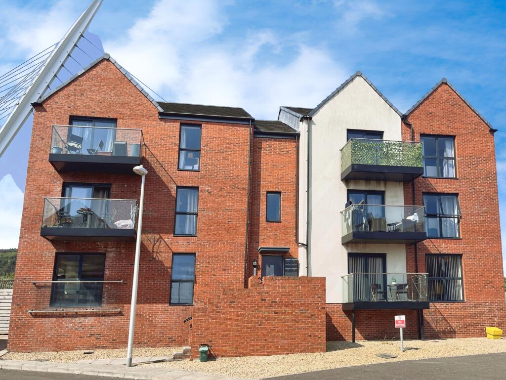 2 bed 1st Floor Flat for rent in Swansea. From Peter Alan - Maritime Quarter