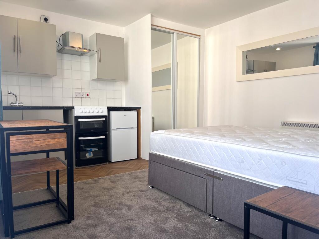 1 bed 1st Floor Flat for rent in Swansea. From Peter Alan - Maritime Quarter