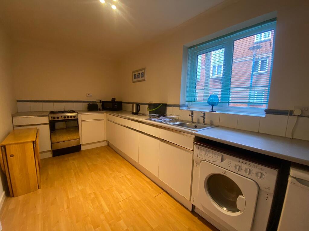 1 bed 1st Floor Flat for rent in Swansea. From Peter Alan - Maritime Quarter