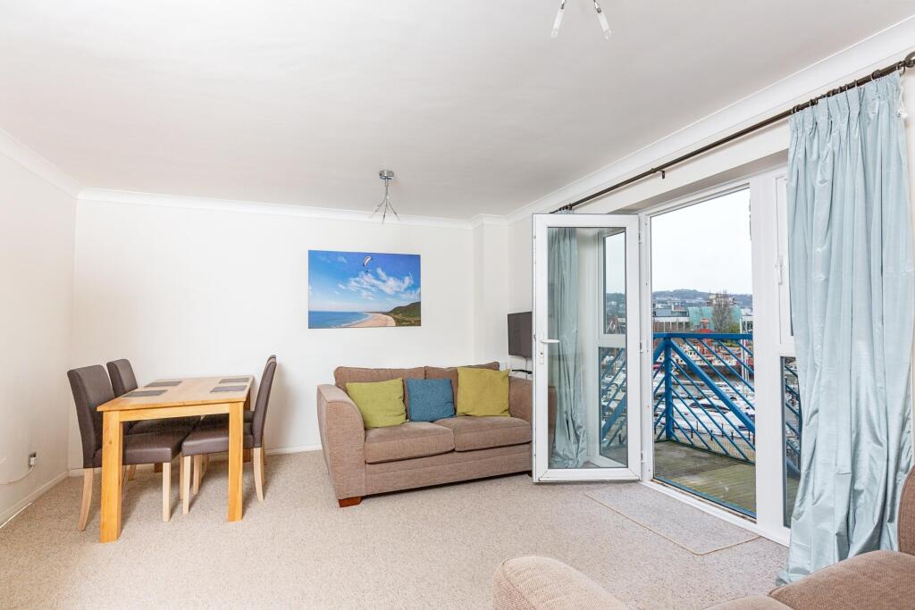 2 bed Apartment for rent in Swansea. From Peter Alan - Maritime Quarter