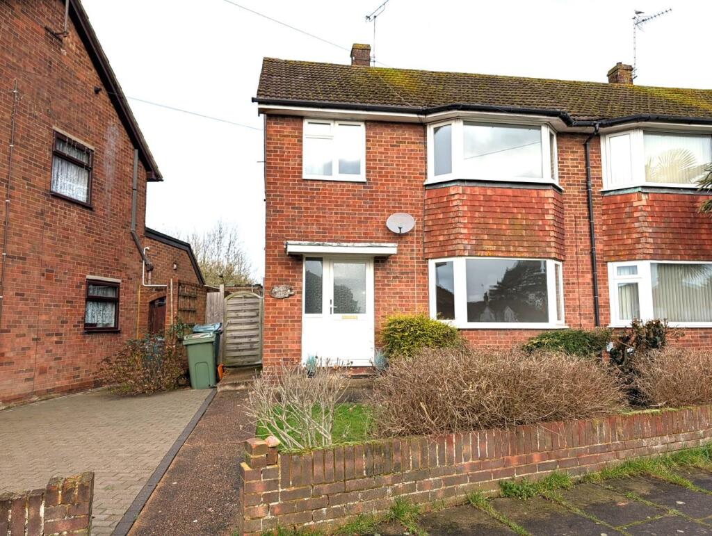 3 bed Semi Detached for rent in Ashford. From Gould & Harrison Estate Agents - Ashford