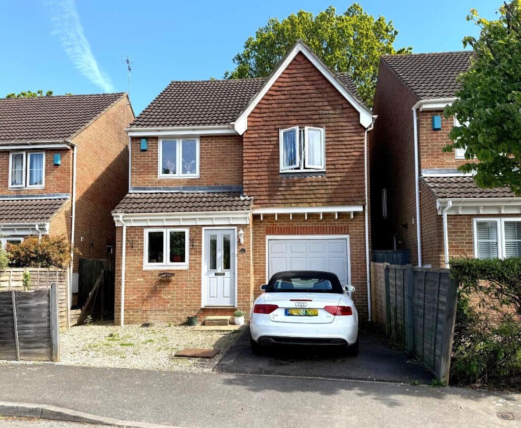 3 bed Detached for rent in Potters Corner. From Gould & Harrison Estate Agents - Ashford