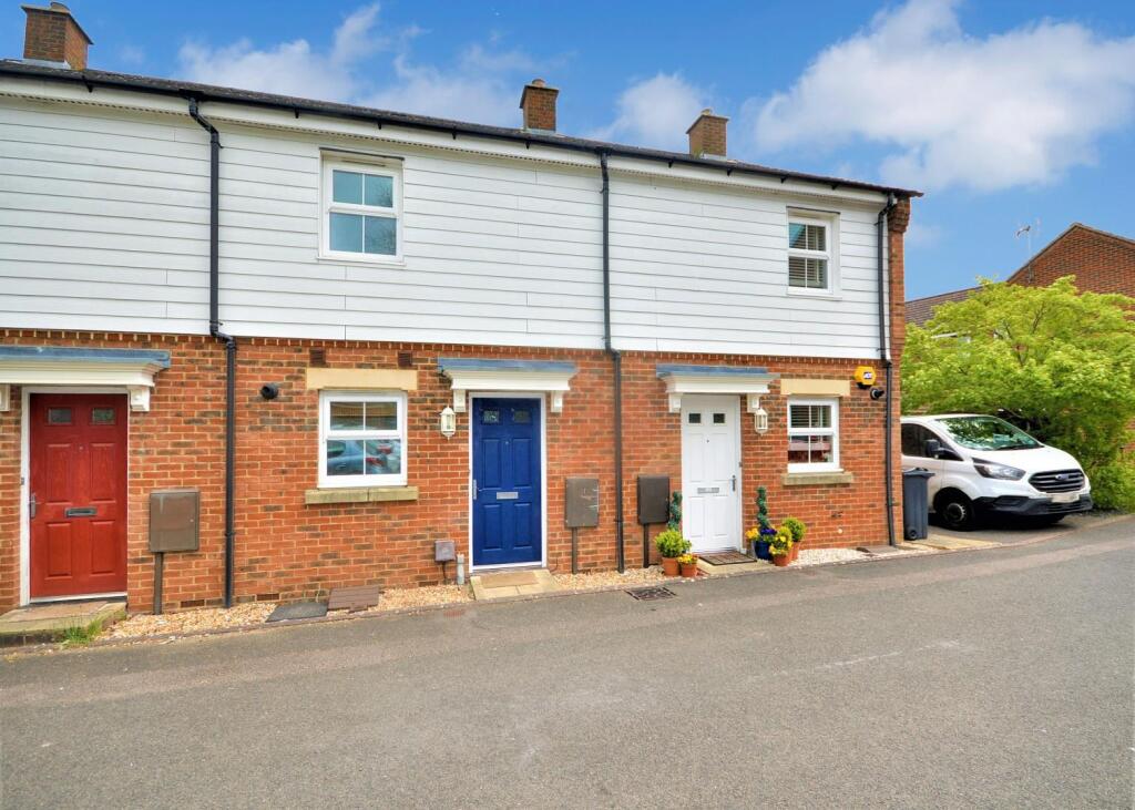 2 bed Mid Terraced House for rent in Great Chart. From Gould & Harrison Estate Agents - Ashford