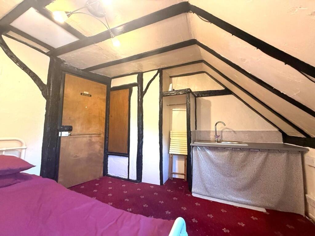 1 bed Detached for rent in Mersham. From Gould & Harrison Estate Agents - Ashford