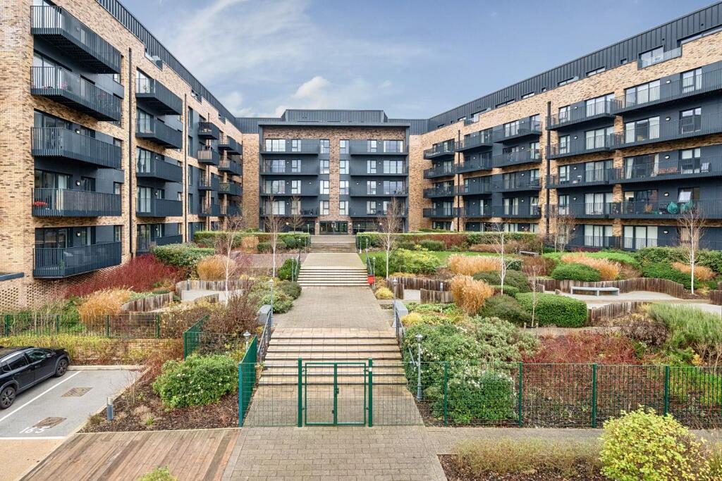 1 bed 1st Floor Flat for rent in Ashford. From Gould & Harrison Estate Agents - Ashford