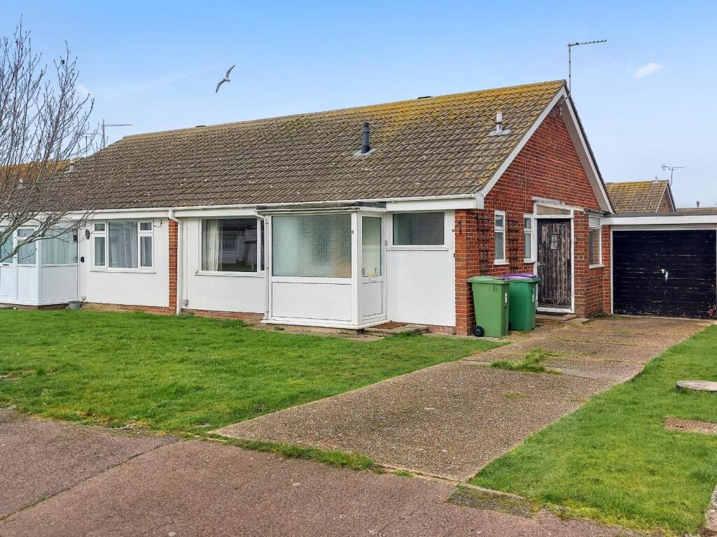 2 bed Semi-detached bungalow for rent in High Knocke. From Gould & Harrison Estate Agents - Ashford 2 bed Semi-detached bungalow for rent in High Knocke. From Gould & Harrison Estate Agents - Ashford