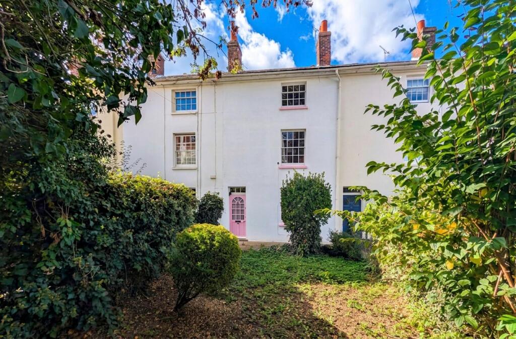 4 bed Mid Terraced House for rent in Ashford. From Gould & Harrison Estate Agents - Ashford 4 bed Mid Terraced House for rent in Ashford. From Gould & Harrison Estate Agents - Ashford