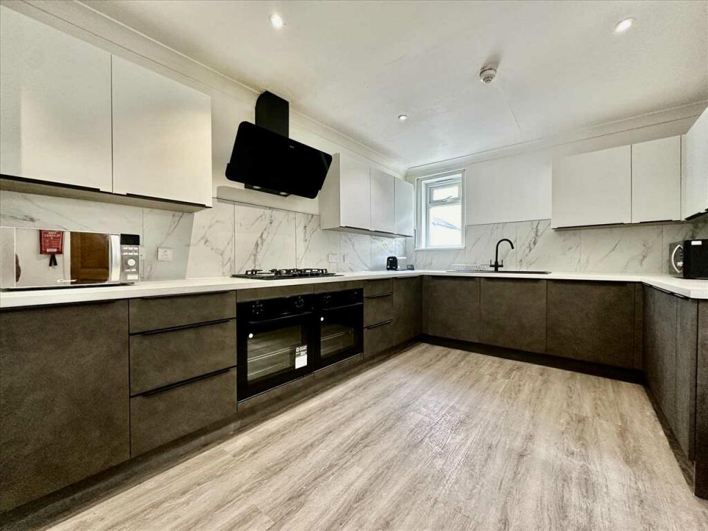 8 bed House Share for rent in Plymouth. From Purple Letting - Plymouth