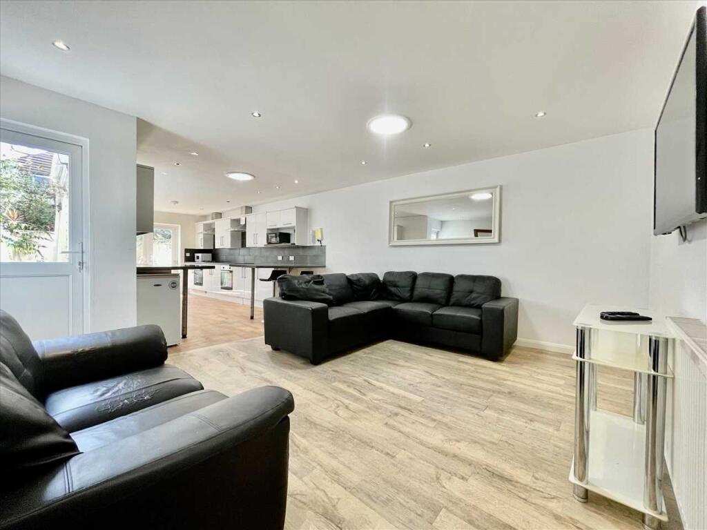 6 bed House Share for rent in Plymouth. From Purple Letting - Plymouth