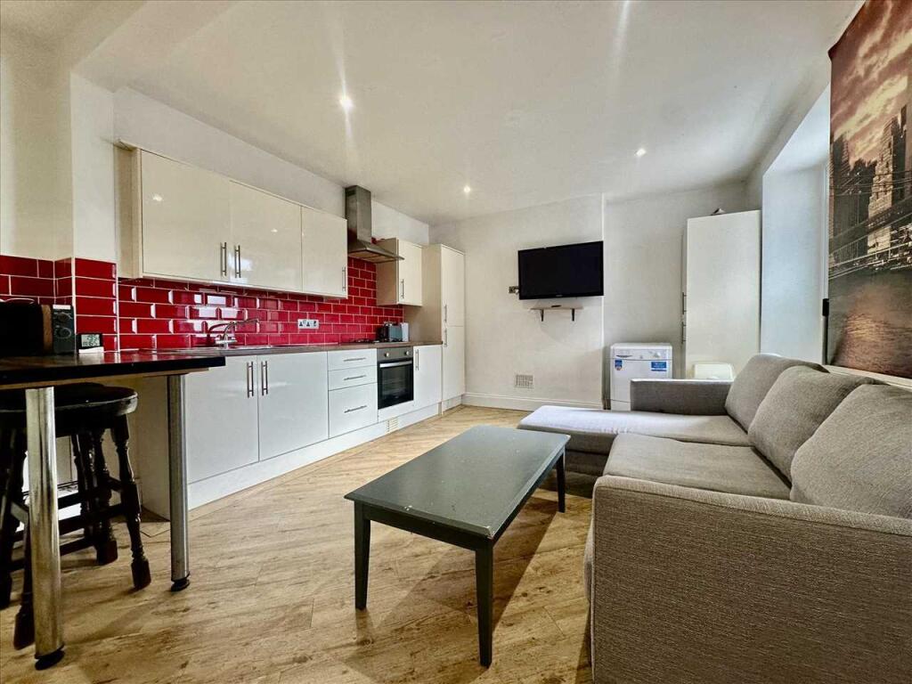 2 bed Apartment for rent in Plymouth. From Purple Letting - Plymouth