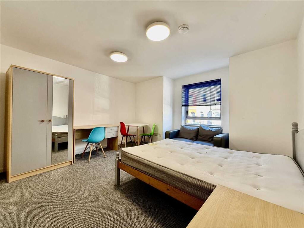 4 bed Studio for rent in Plymouth. From Purple Letting - Plymouth