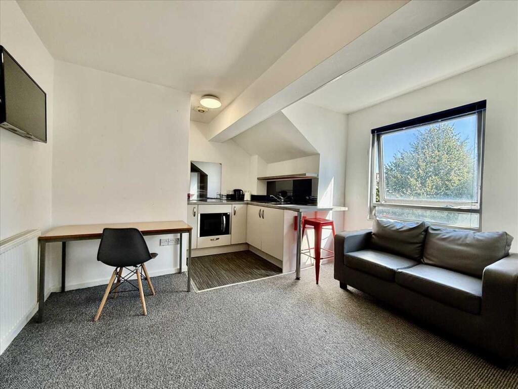 4 bed Studio for rent in Plymouth. From Purple Letting - Plymouth