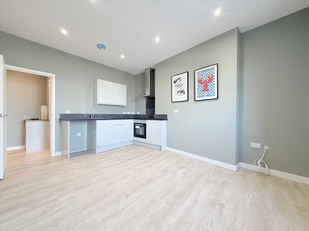 2 bed Apartment for rent in Plymouth. From Purple Letting - Plymouth