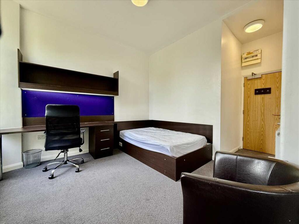 4 bed Studio for rent in Plymouth. From Purple Letting - Plymouth 4 bed Studio for rent in Plymouth. From Purple Letting - Plymouth