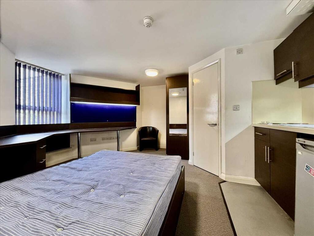 4 bed Studio for rent in Plymouth. From Purple Letting - Plymouth 4 bed Studio for rent in Plymouth. From Purple Letting - Plymouth