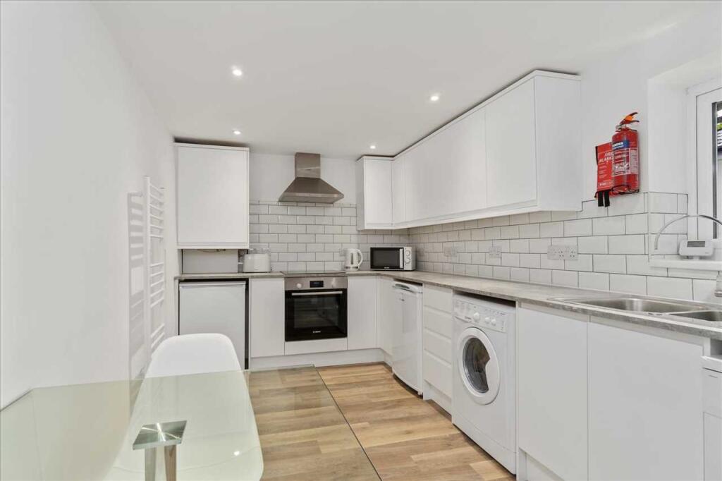 2 bed Apartment for rent in Plymouth. From Purple Letting - Plymouth 2 bed Apartment for rent in Plymouth. From Purple Letting - Plymouth