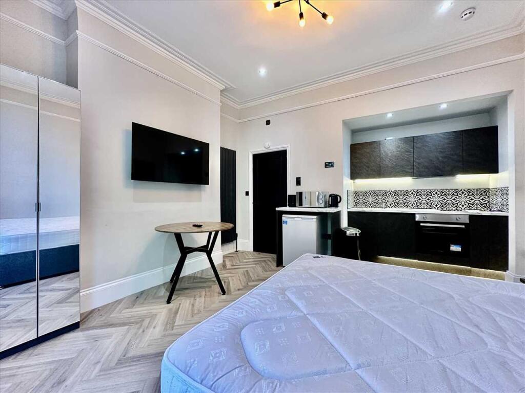 4 bed Apartment for rent in Plymouth. From Purple Letting - Plymouth 4 bed Apartment for rent in Plymouth. From Purple Letting - Plymouth
