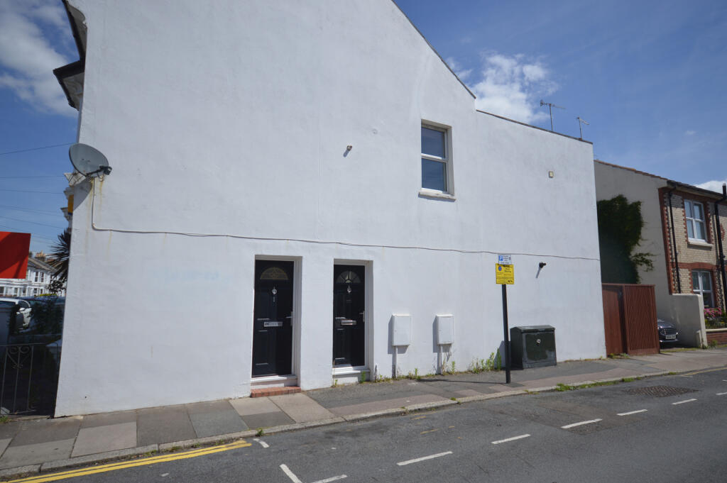 2 bed End of Terrace for rent in Brighton and Hove. From Q Estate Agents - Brighton