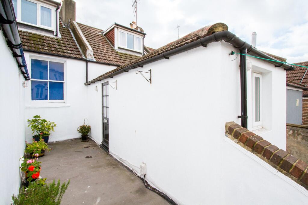 2 bed Apartment for rent in Ovingdean. From Q Estate Agents - Brighton 2 bed Apartment for rent in Ovingdean. From Q Estate Agents - Brighton