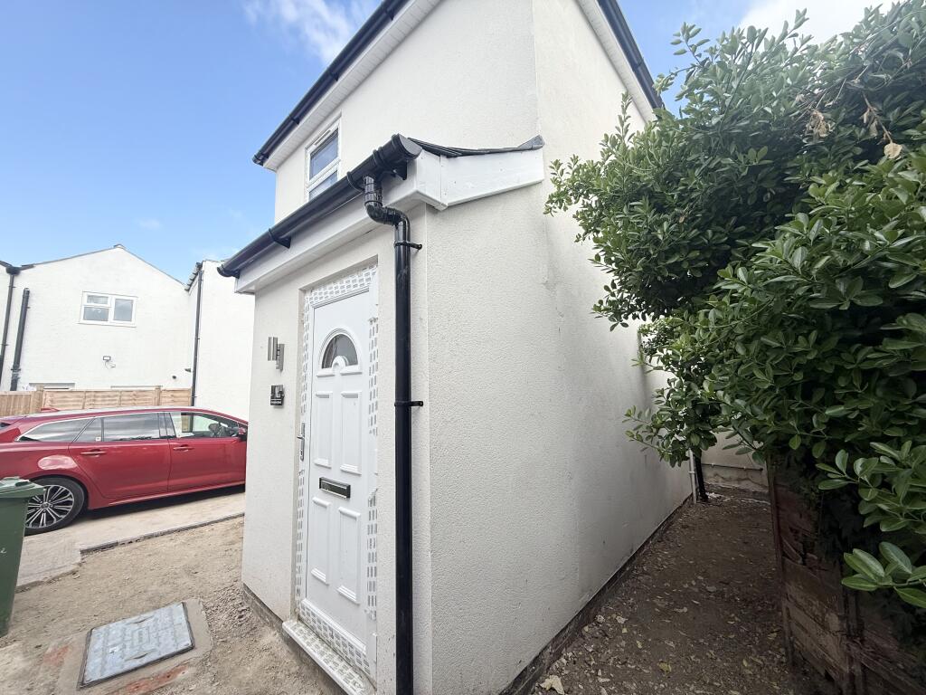 1 bed 1st Floor Flat for rent in Cheltenham. From R A Bennett & Partners - Cheltenham