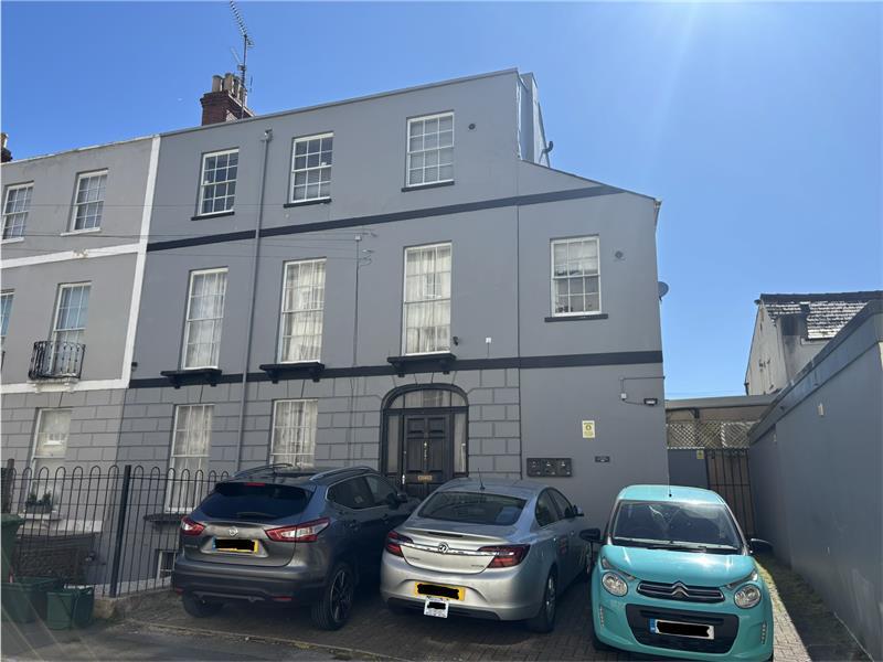 2 bed 1st Floor Flat for rent in Prestbury. From R A Bennett & Partners - Cheltenham