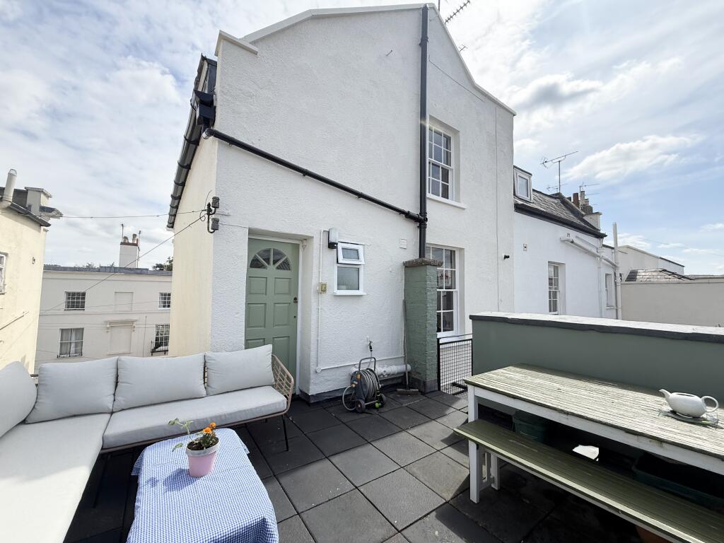 2 bed 1st Floor Flat for rent in Cheltenham. From R A Bennett & Partners - Cheltenham