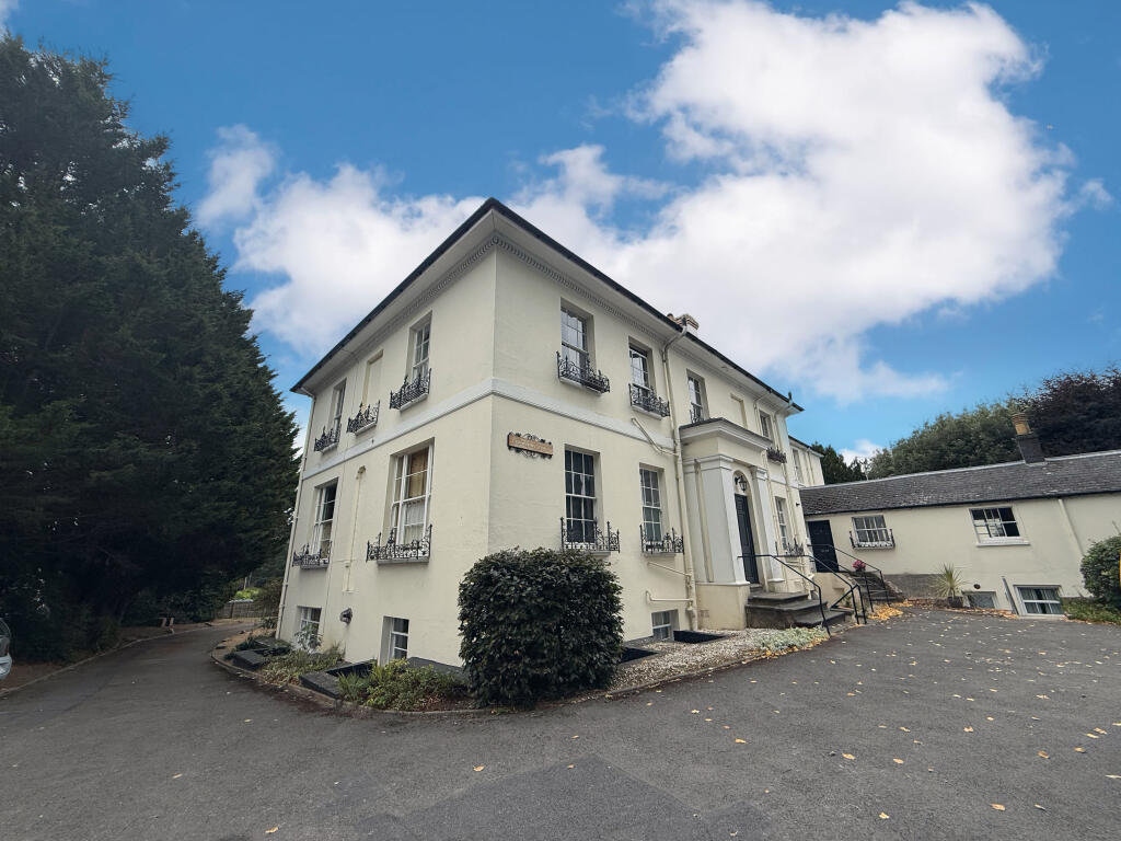 1 bed 1st Floor Flat for rent in Leckhampton Hill. From R A Bennett & Partners - Cheltenham 1 bed 1st Floor Flat for rent in Leckhampton Hill. From R A Bennett & Partners - Cheltenham
