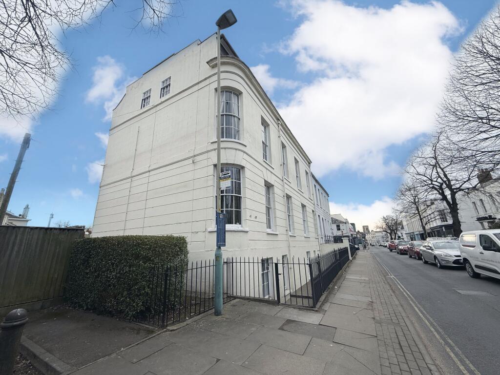 1 bed Apartment for rent in Prestbury. From R A Bennett & Partners - Cheltenham 1 bed Apartment for rent in Prestbury. From R A Bennett & Partners - Cheltenham