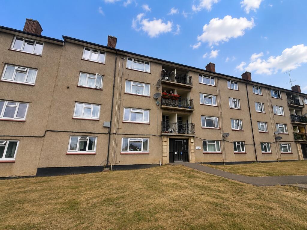 2 bed 1st Floor Flat for rent in Golden Valley. From R A Bennett & Partners - Cheltenham 2 bed 1st Floor Flat for rent in Golden Valley. From R A Bennett & Partners - Cheltenham