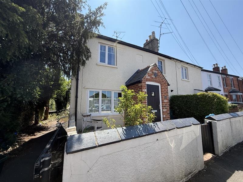 2 bed Detached for rent in Leckhampton Hill. From R A Bennett & Partners - Cheltenham 2 bed Detached for rent in Leckhampton Hill. From R A Bennett & Partners - Cheltenham