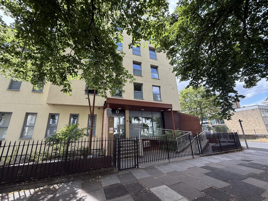 2 bed 1st Floor Flat for rent in Cheltenham. From R A Bennett & Partners - Cheltenham 2 bed 1st Floor Flat for rent in Cheltenham. From R A Bennett & Partners - Cheltenham