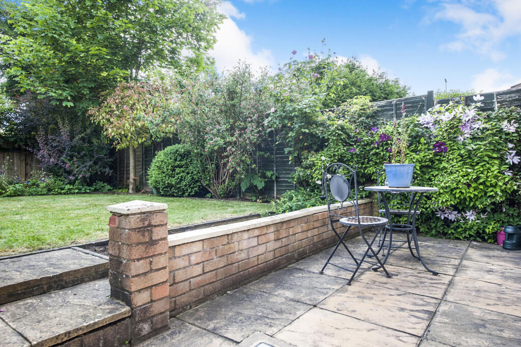 3 bed Detached for rent in Golden Valley. From R A Bennett & Partners - Cheltenham 3 bed Detached for rent in Golden Valley. From R A Bennett & Partners - Cheltenham
