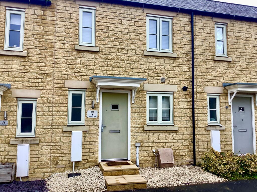 2 bed Mid Terraced House for rent in Moreton-in-Marsh. From R A Bennett & Partners - Evesham 2 bed Mid Terraced House for rent in Moreton-in-Marsh. From R A Bennett & Partners - Evesham