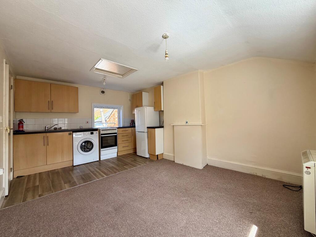 1 bed 1st Floor Flat for rent in Evesham. From R A Bennett & Partners - Evesham