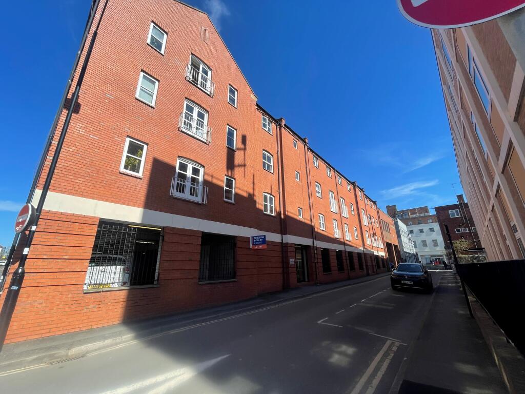 2 bed Apartment for rent in Royal Leamington Spa. From R A Bennett & Partners - Leamington Spa