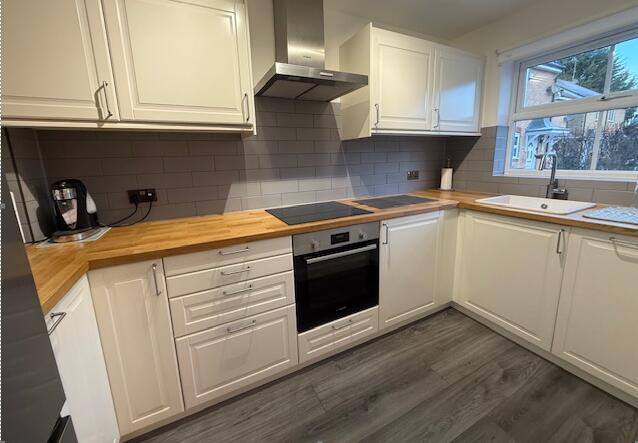 2 bed Mid Terraced House for rent in Warwick. From R A Bennett & Partners - Leamington Spa