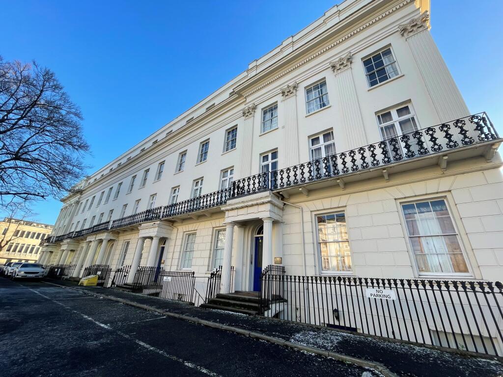 2 bed Apartment for rent in Royal Leamington Spa. From R A Bennett & Partners - Leamington Spa