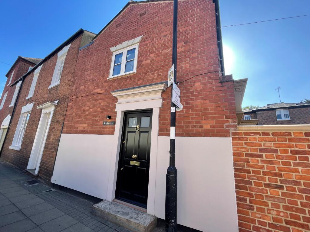 4 bed Apartment for rent in Warwick. From R A Bennett & Partners - Leamington Spa 4 bed Apartment for rent in Warwick. From R A Bennett & Partners - Leamington Spa