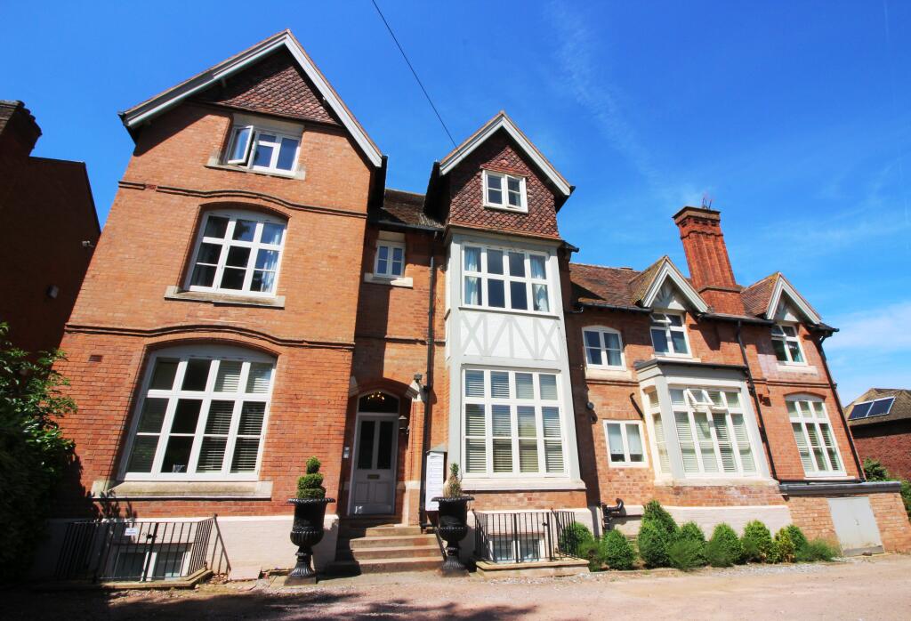 2 bed Apartment for rent in Blackdown. From R A Bennett & Partners - Leamington Spa